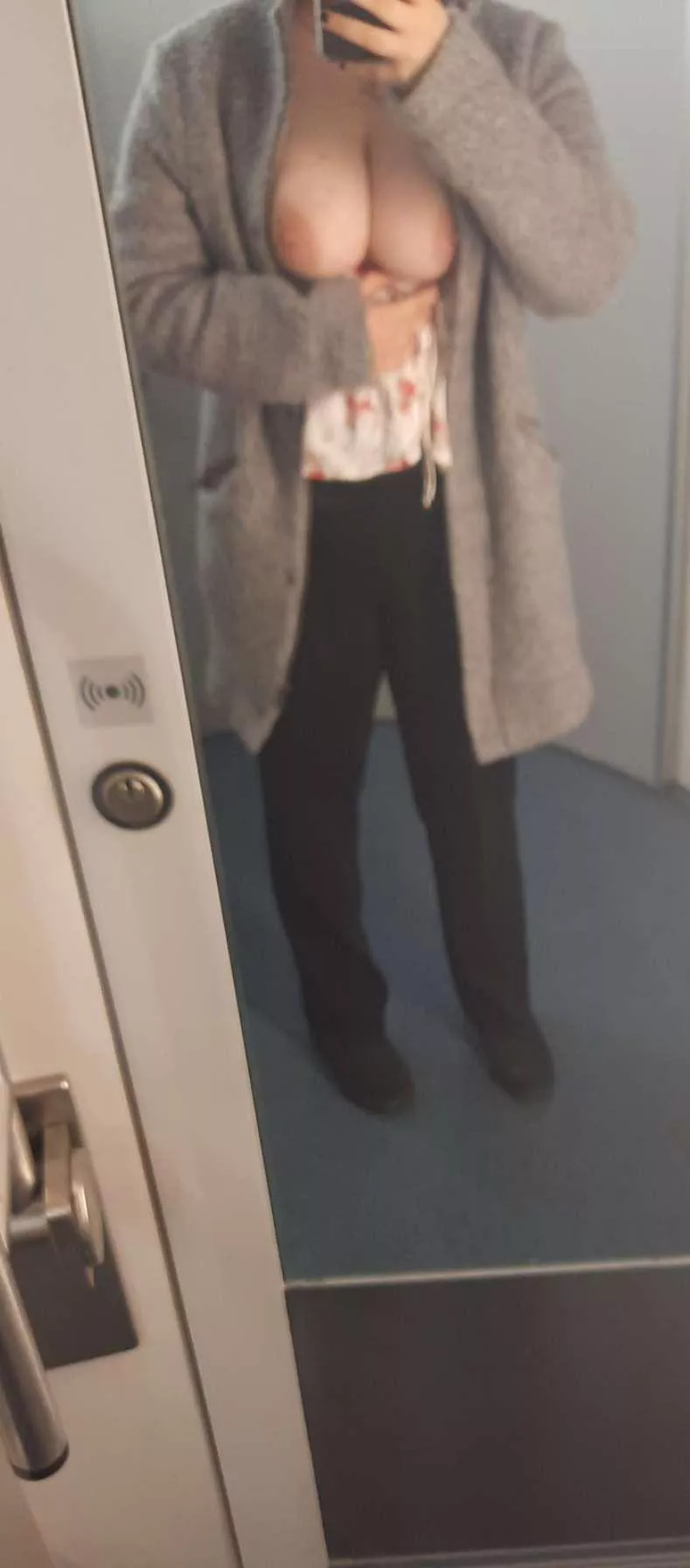 Exposing myself in the office on my dom's command