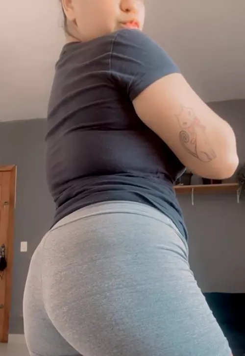 Extra phat booty with this leggings