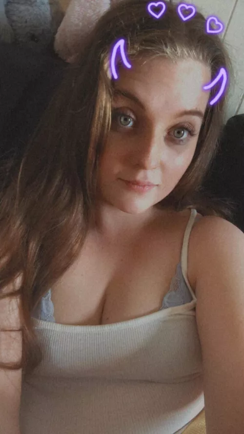 [F] 25 it’s really sunny and I’m V happy