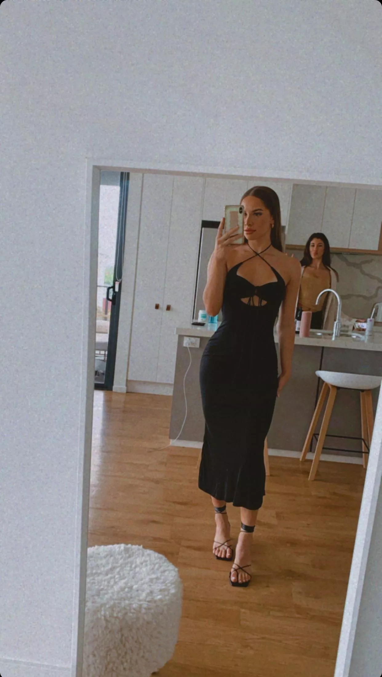 💪🏼🍸🥵 [F]