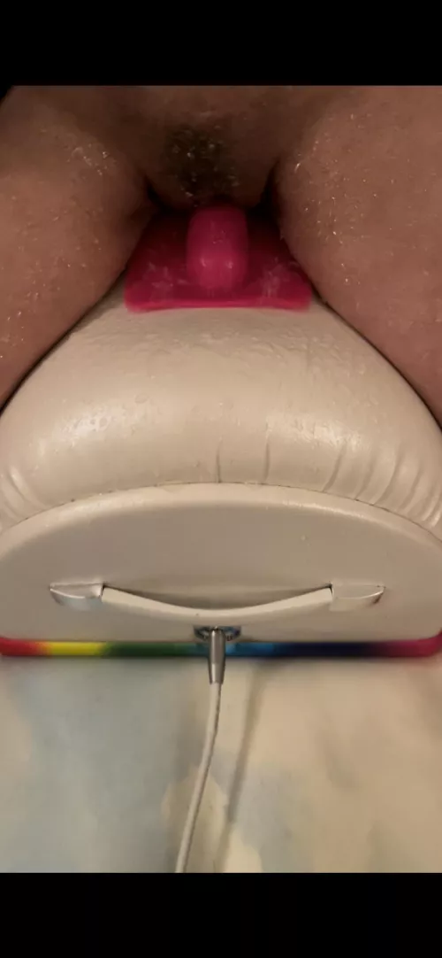 [f] Babygirl loves soaking this machine. If we could figure out how to post videos, we have some.