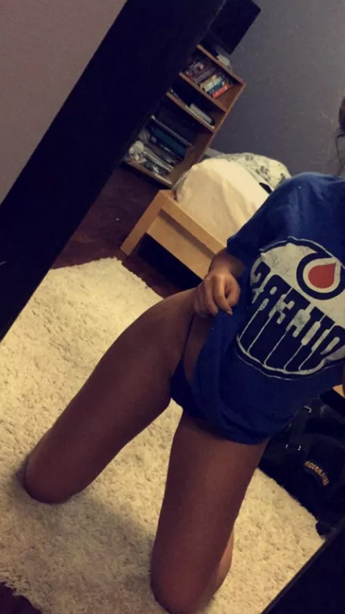 (F) Going to flash the bar every time oilers score 😈