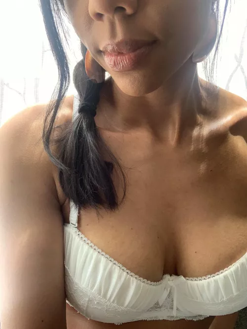 [F] Good morning all you sexy people 😉😘