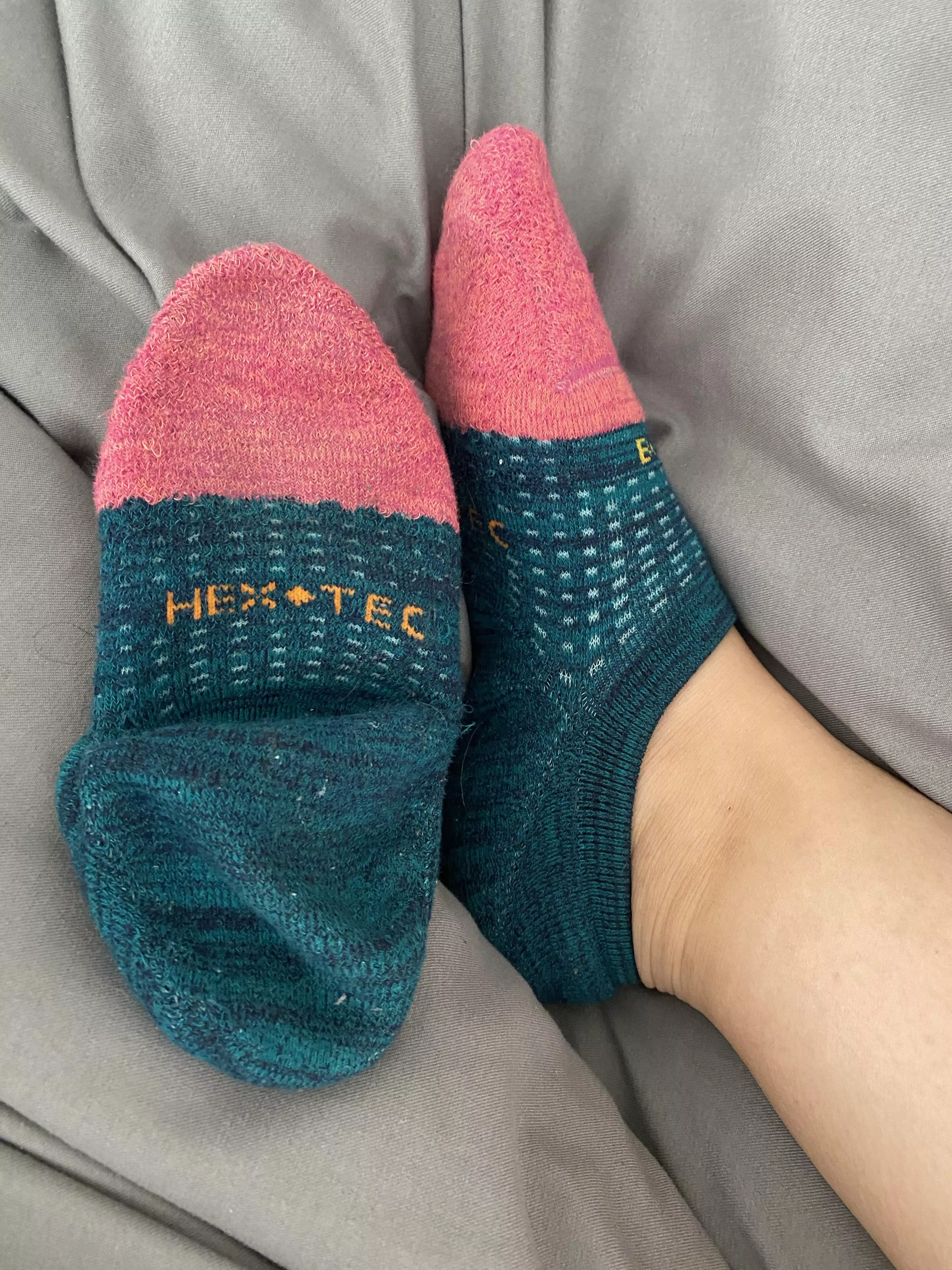 [f] good morning 🥰 went to the club wearing these, & woke up wearing ONLY these 😉