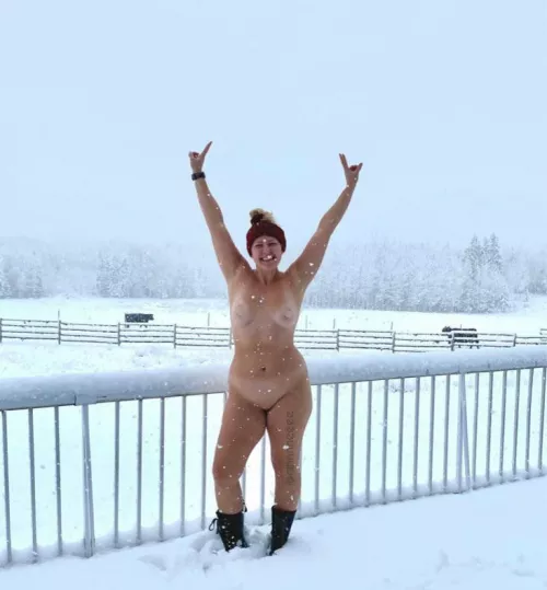 [f] I spy 3 cows 🐄