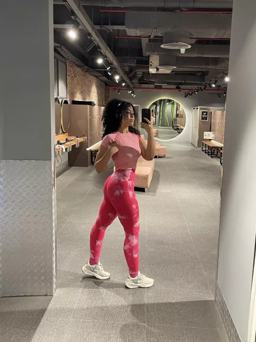 [F] post glutes pump 🍑