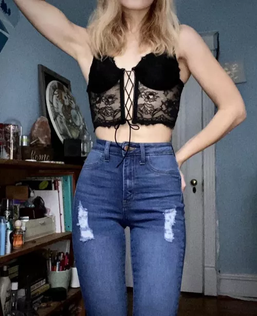 [F19] Wondering what you think of my outfit :)