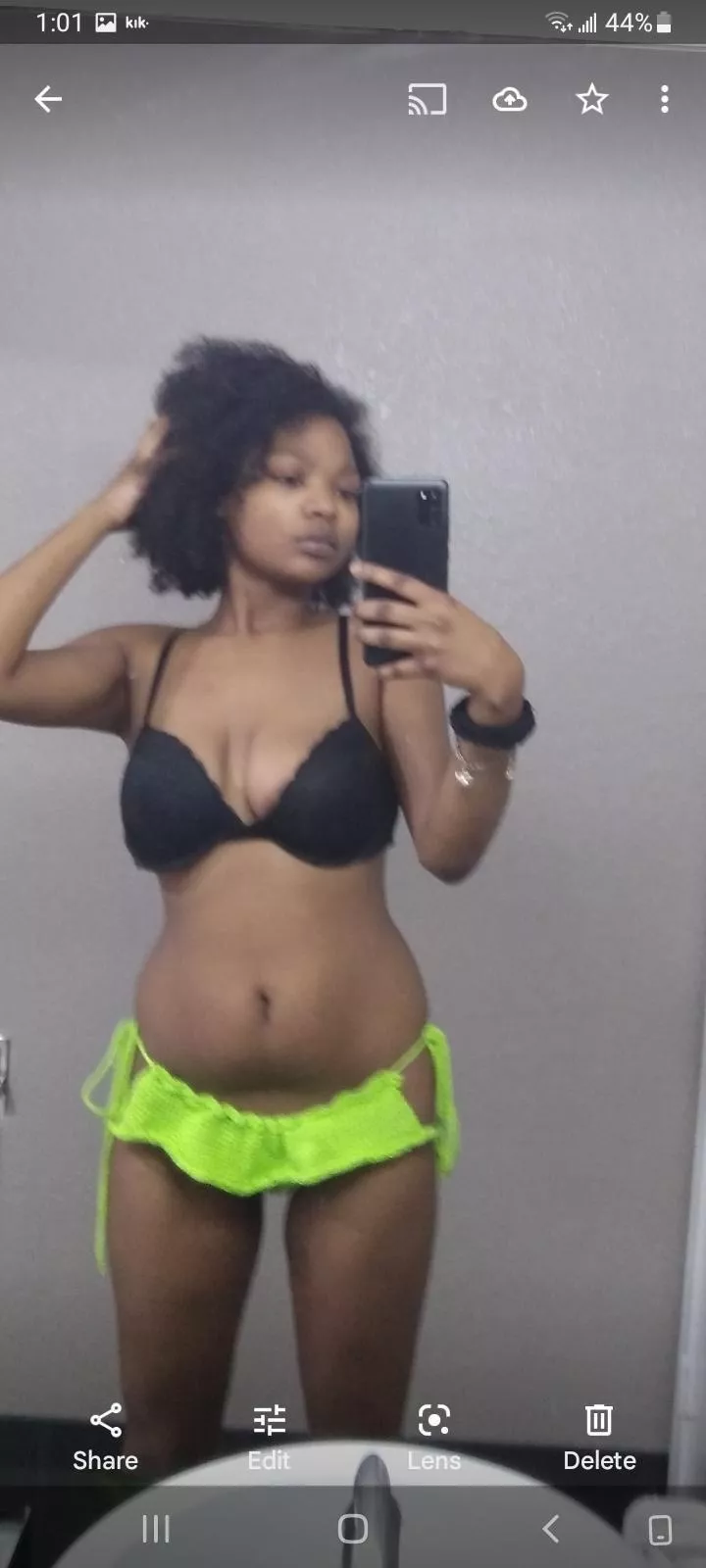 F20 Ebony Sativa Babe Down for some session and maybe more 😏 🧖‍♀️ don’t be shy pm