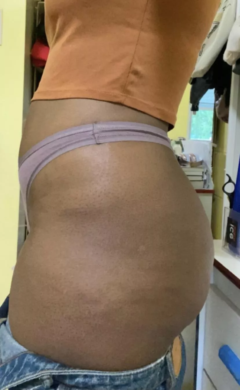 [F31] What my jeans look like half way down….incase you’re wondering