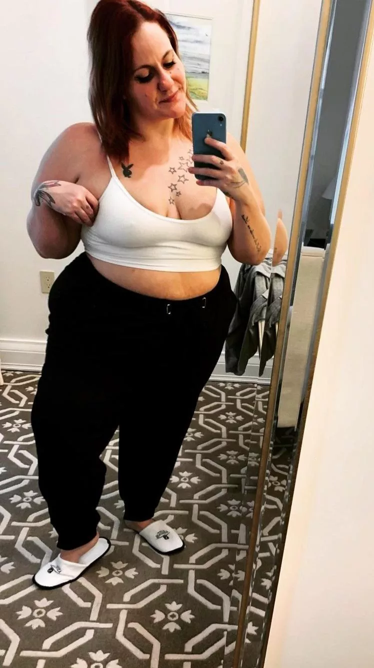 {f38} Mom Of Three. Like What You See? 😘