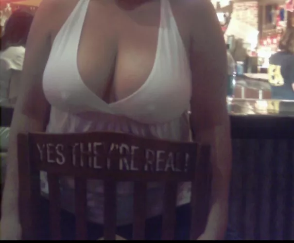 F45, braless in at a Vegas bar