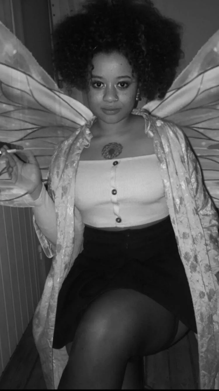 Fairy in B&W 🧚🏽‍♂️