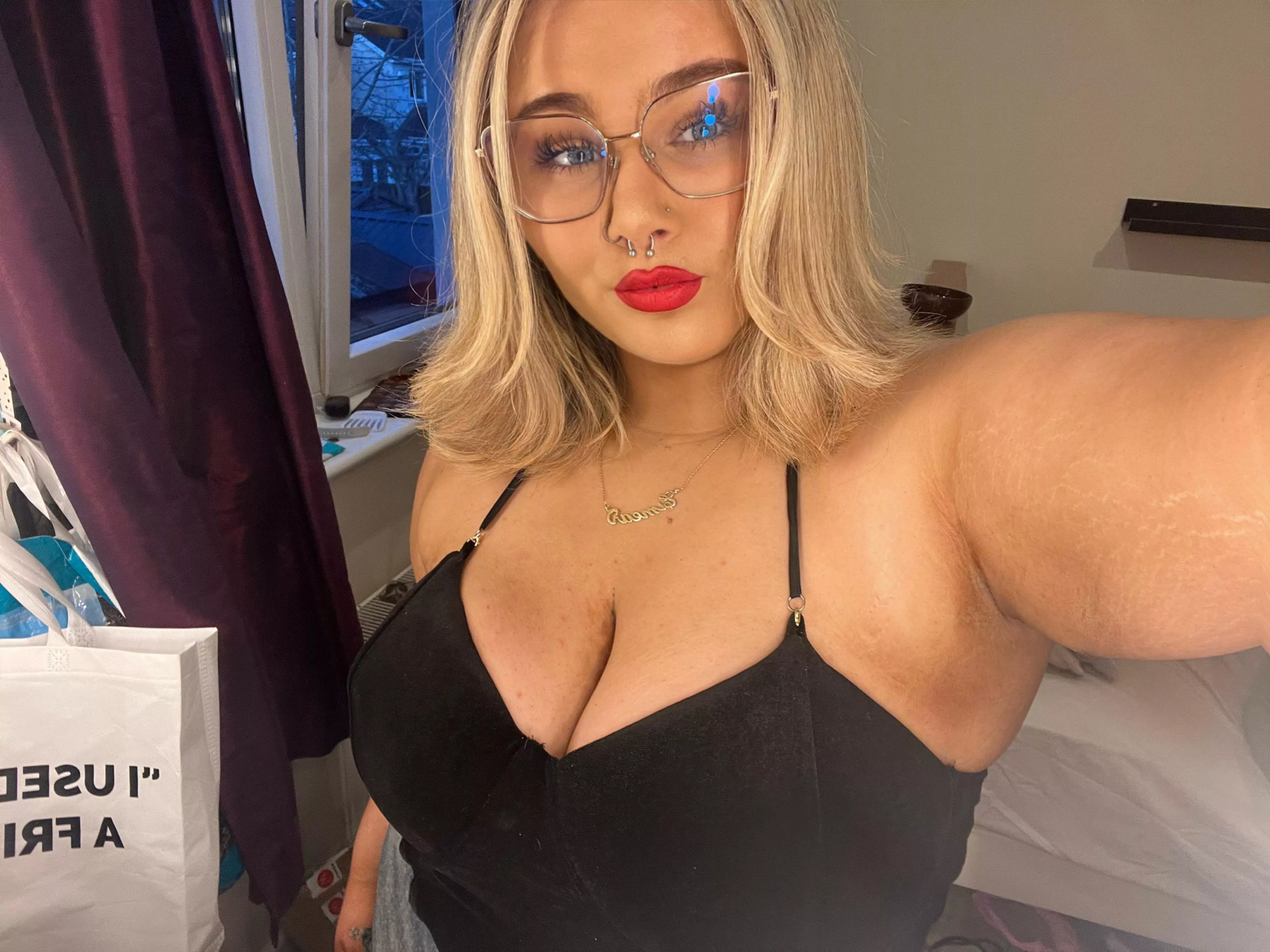 Fat tits & fuck me eyes