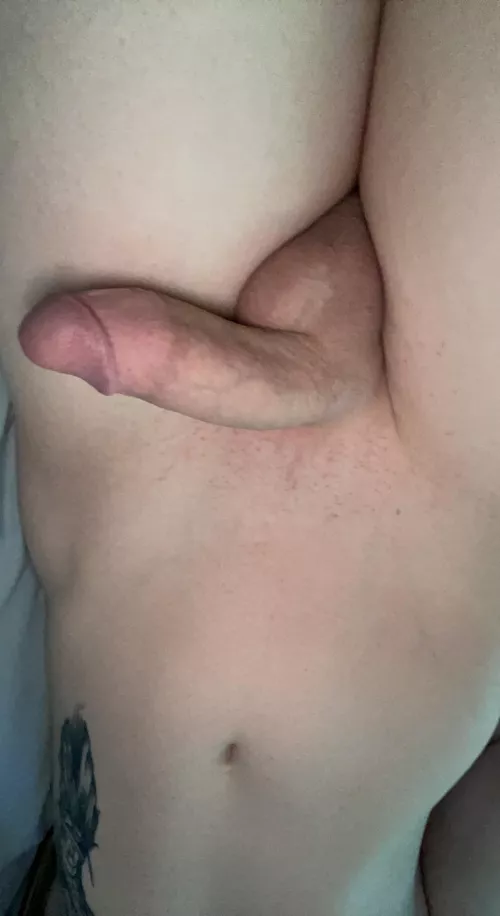 Feel how smooth my thighs are when you blow me sir 😘🙈