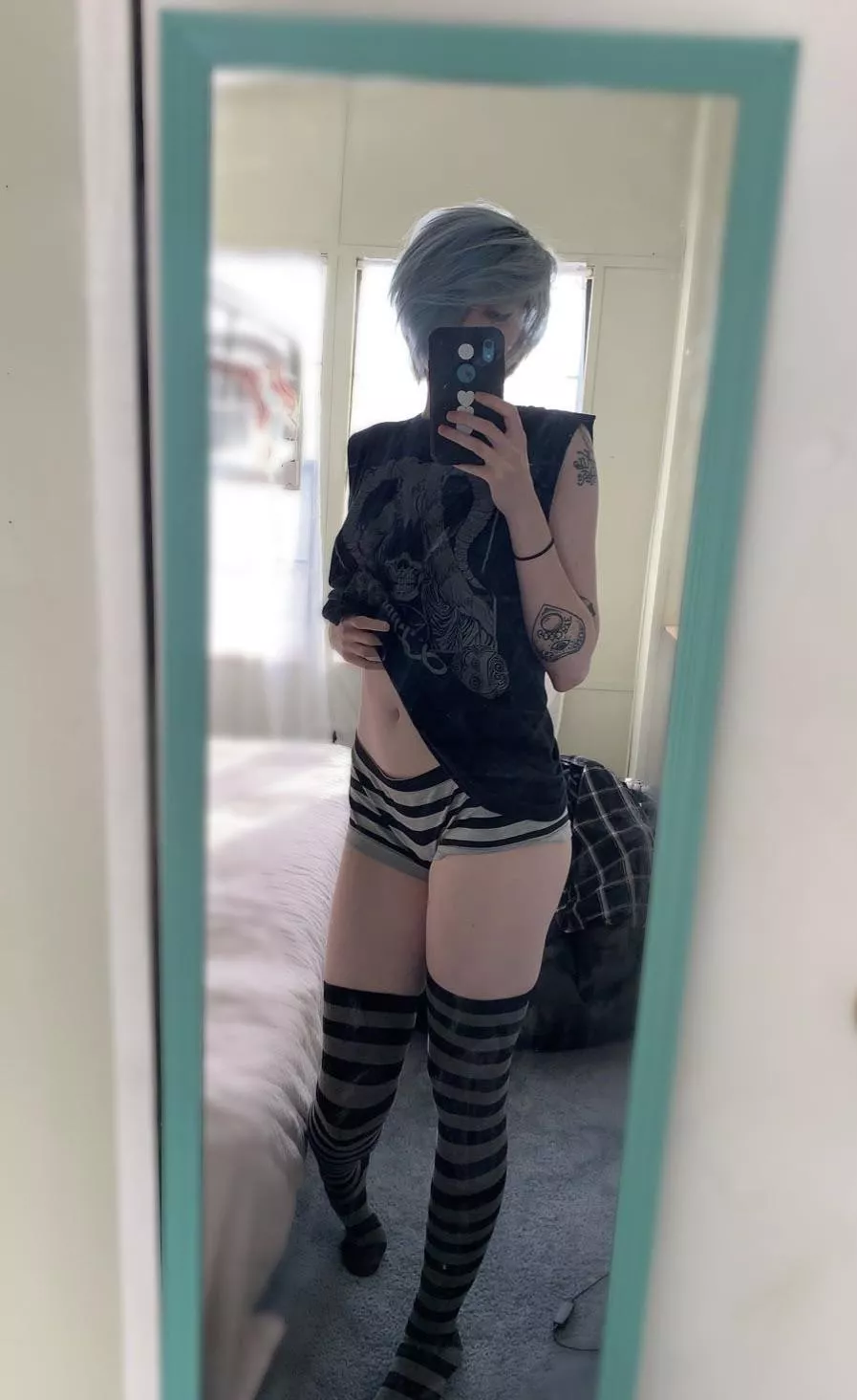 Feelin soft and cute in my fav thigh highs 🖤
