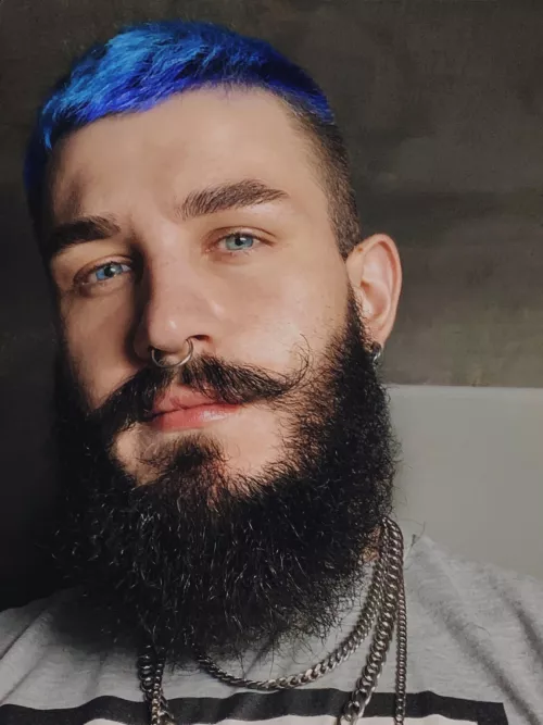 Feeling cute with the new color🧞♂️Happy Wednesday everyone! ✨