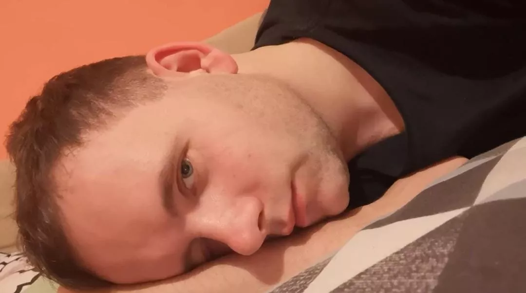 feeling shitty today. Any tall Tops here? 😅 Hope your Monday is better