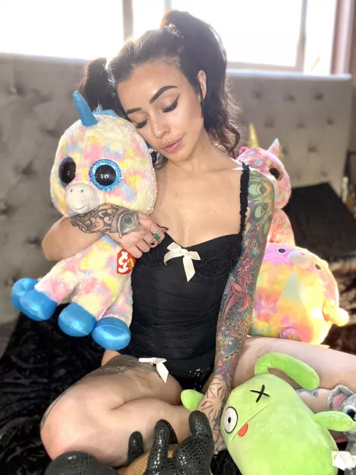 Feeling smol and no one to cuddle but my stuffies. Any advice on getting partners to understand littlespace better?