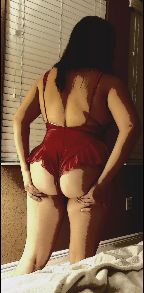 Felt like wearing something sexy.[f]