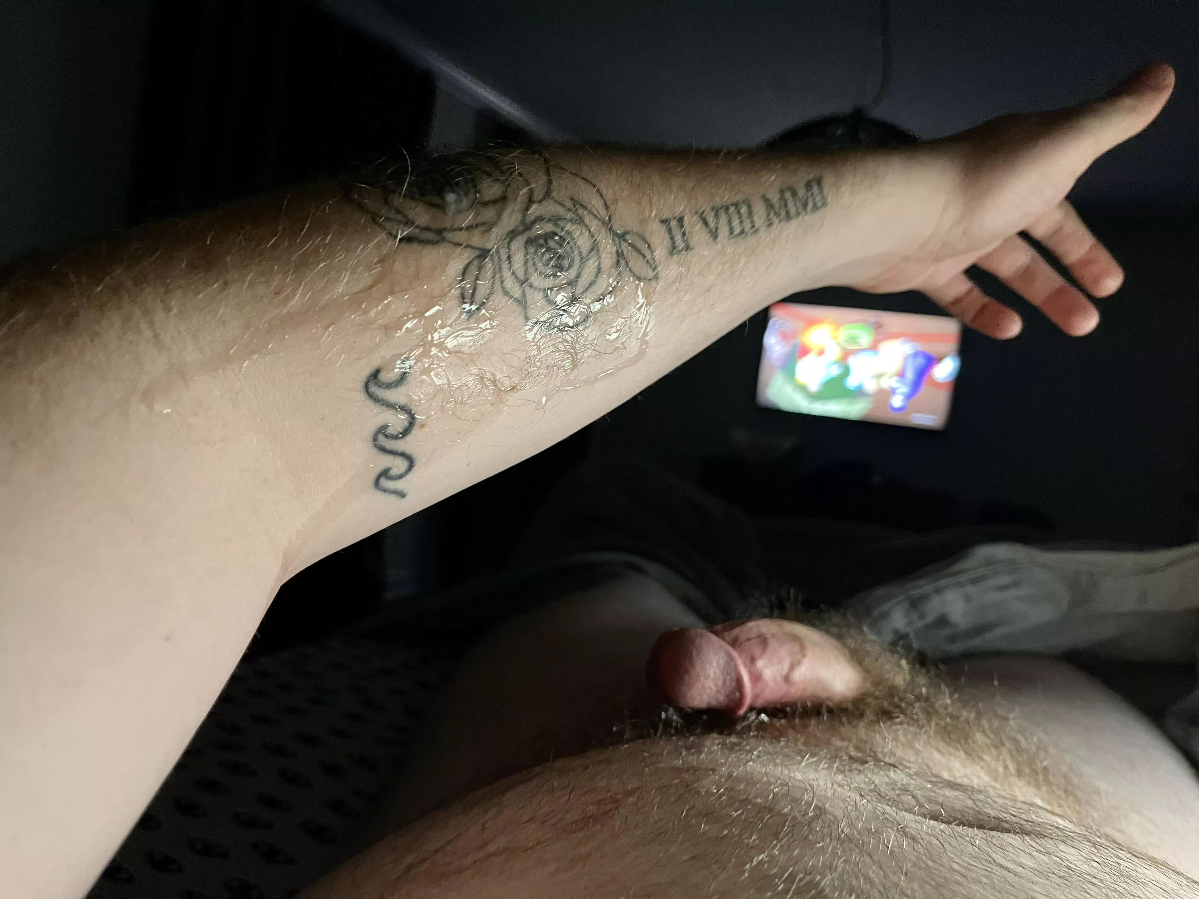 Fifth nut of the day, all over my arm 😤