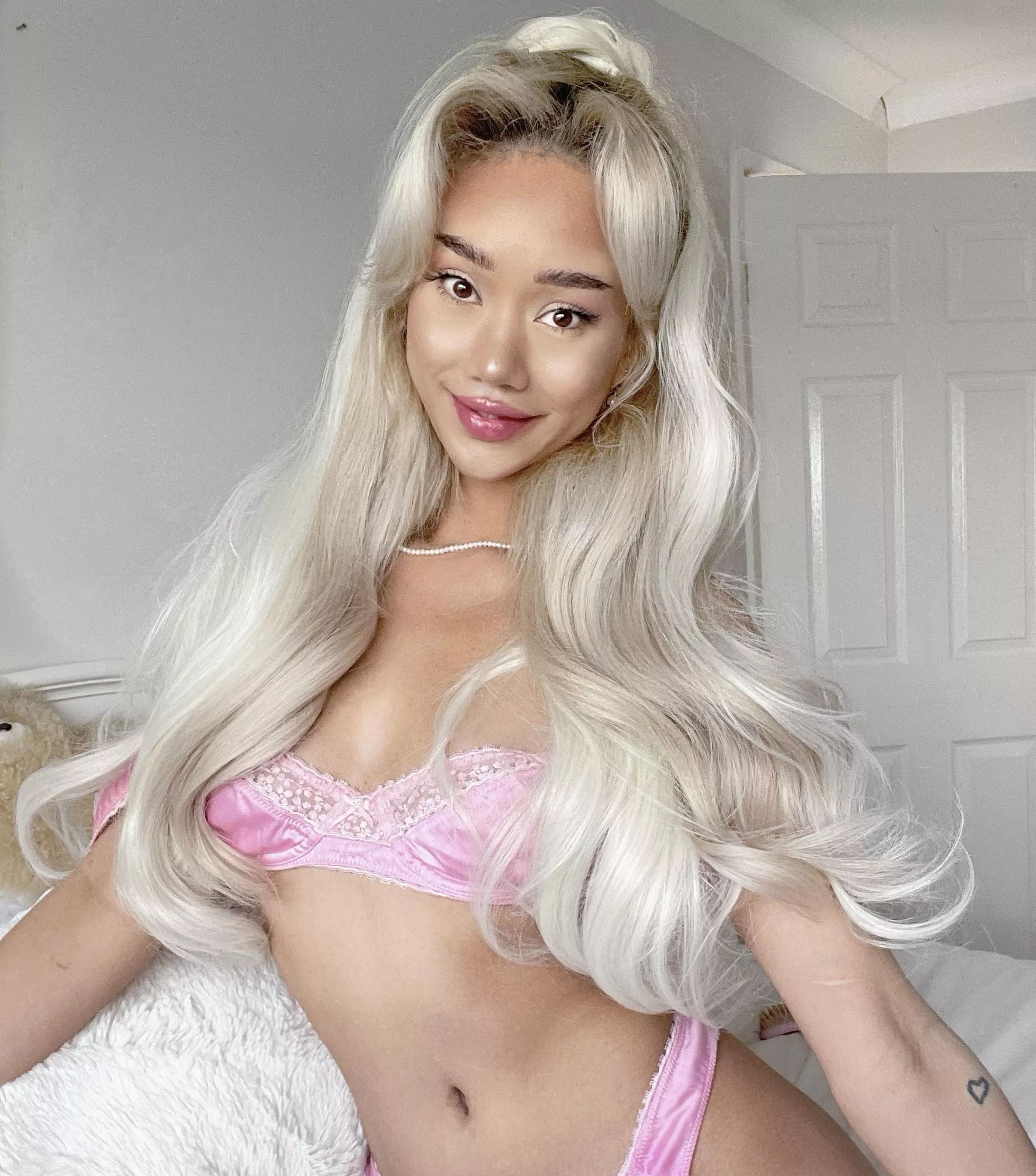 2083px x 2365px - Filipina x English ðŸ’— nudes by peachypiex