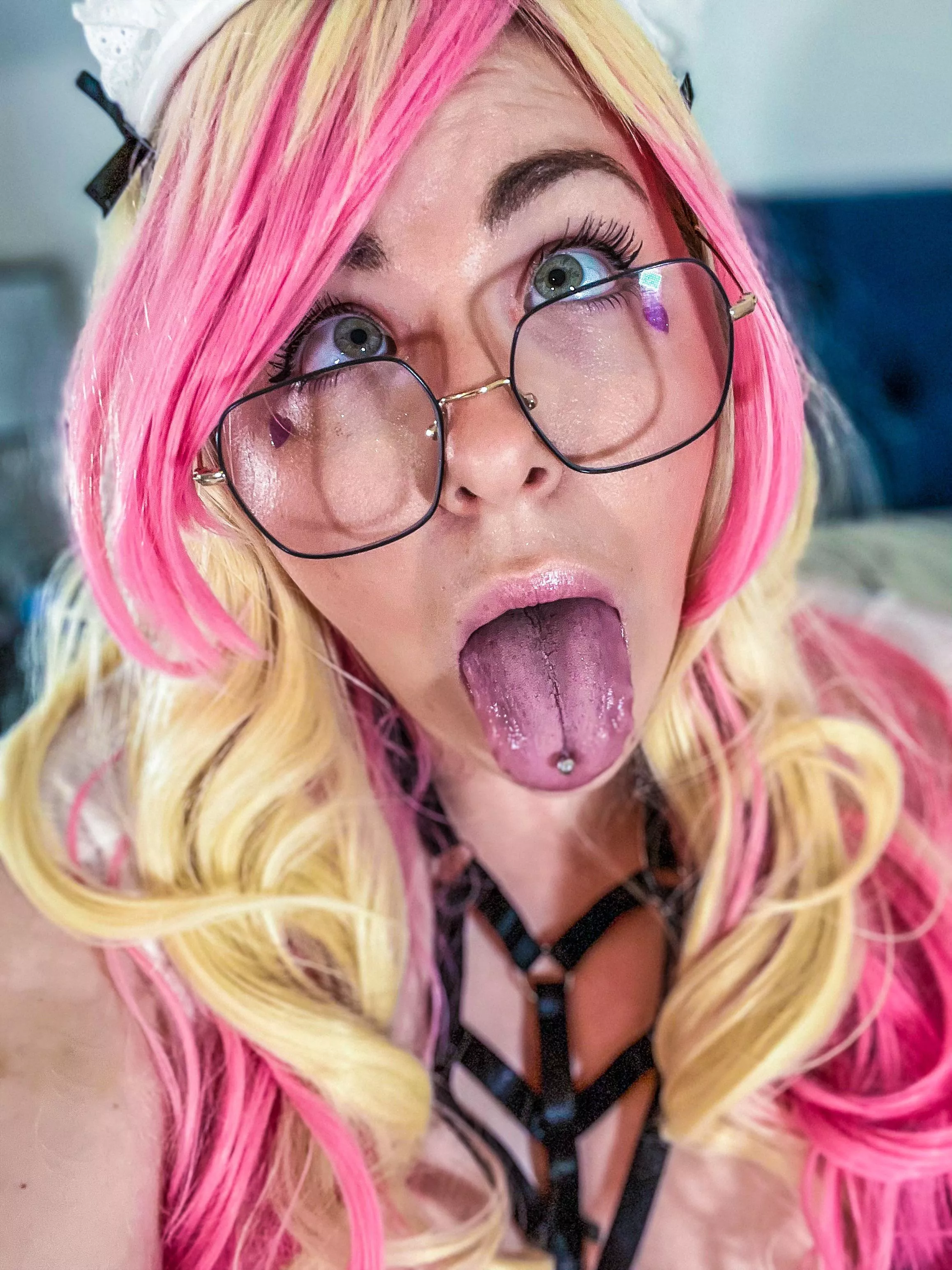 Fill my throat with vanilla icing 🧁