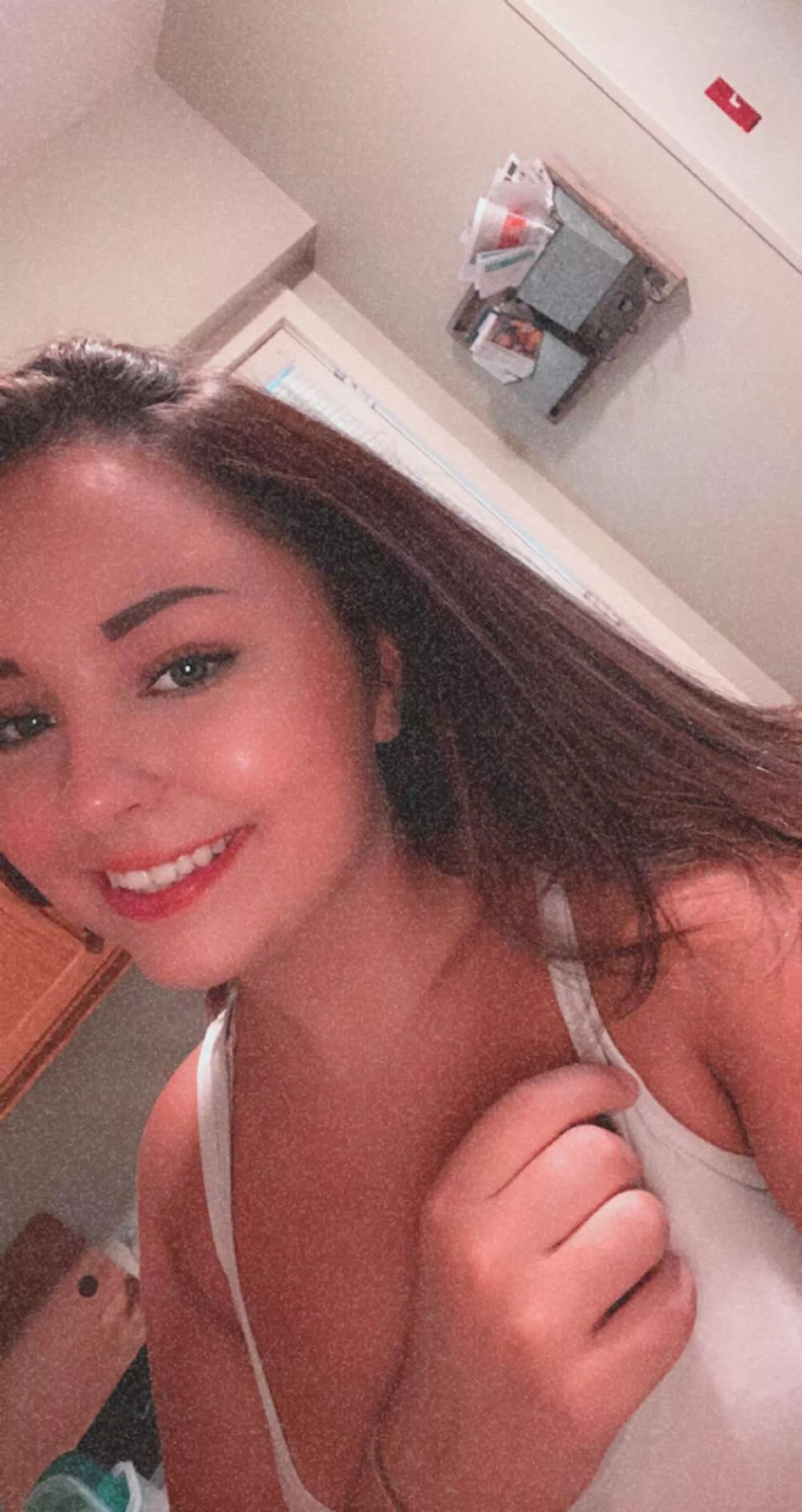 Finding a serious relationship/friend lets past each others time kik me at sophiarein1203 😘💋❤