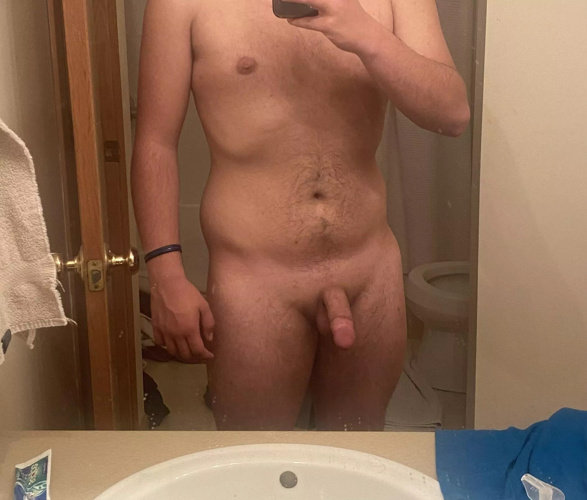 First post here, what y’all think 21, 5’10”, 200lbs