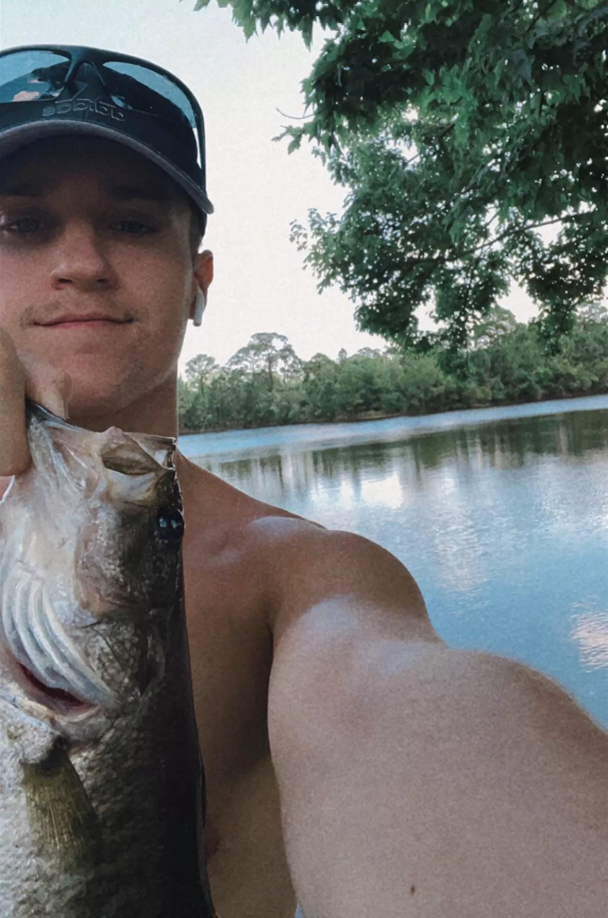 Fish Pic > D*ck Pic Fish Pic > D*ck Pic