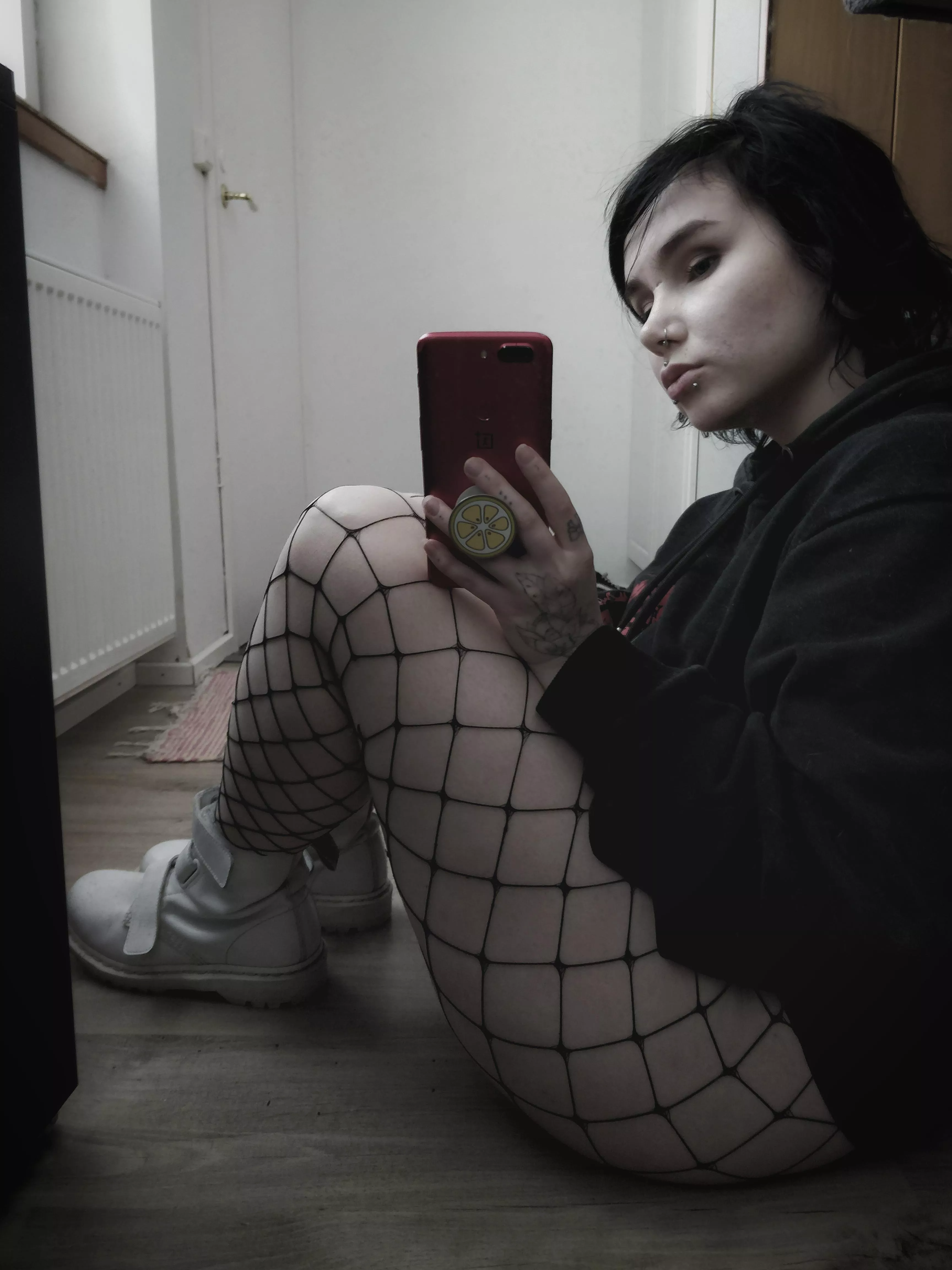 Fishnets and docs = 🔥