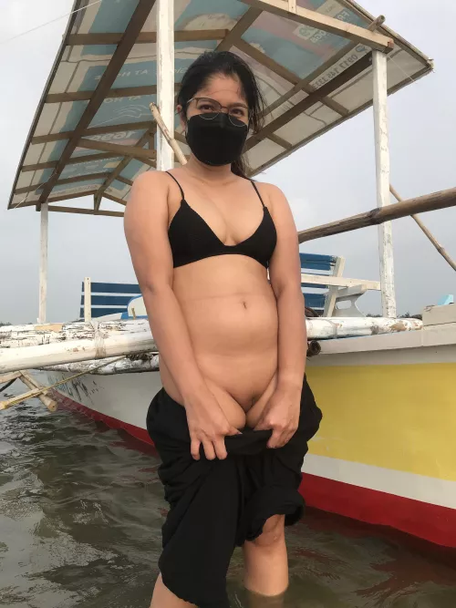 Flashing my little pussy for all at the boat trip!