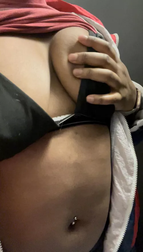 Flimsy bra barely holds these tits in place.