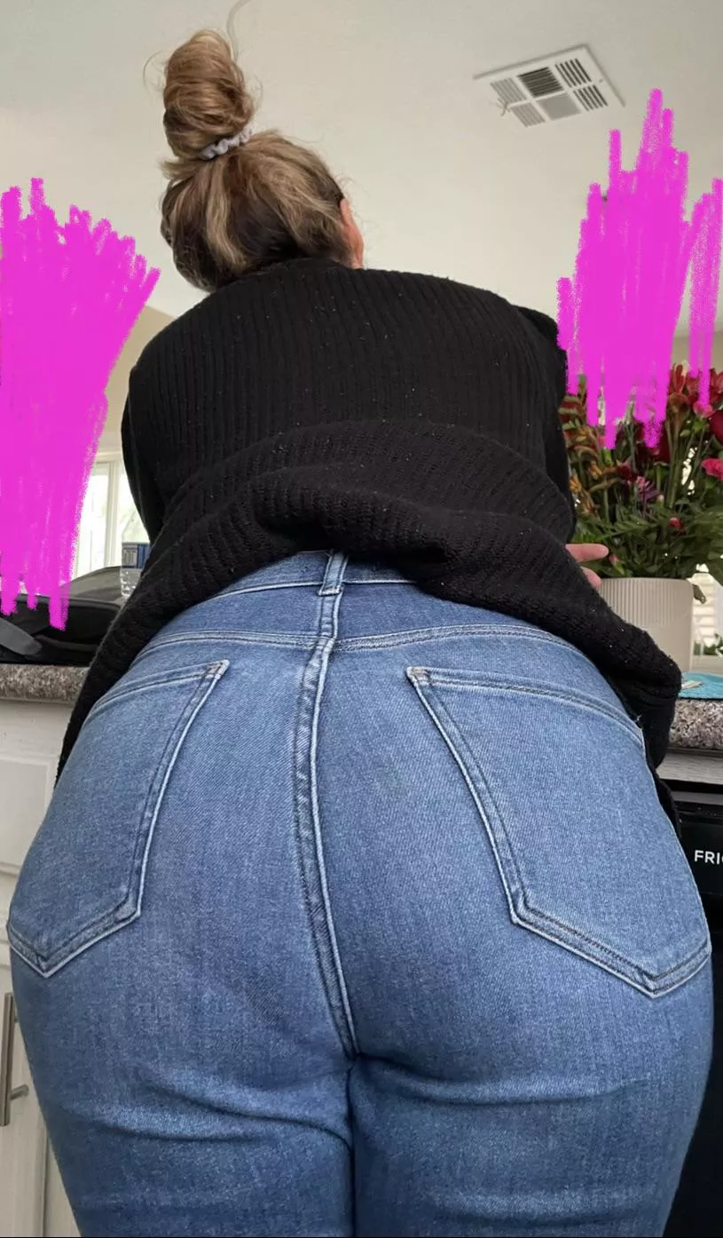 [f]or those who like a little vpl💁🏼‍♀️😉heres my covered butt