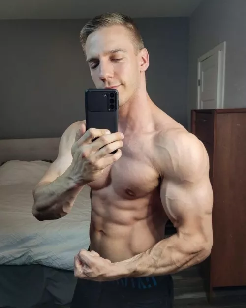 Forearm is my best body part or... ? Let me know 😁👇