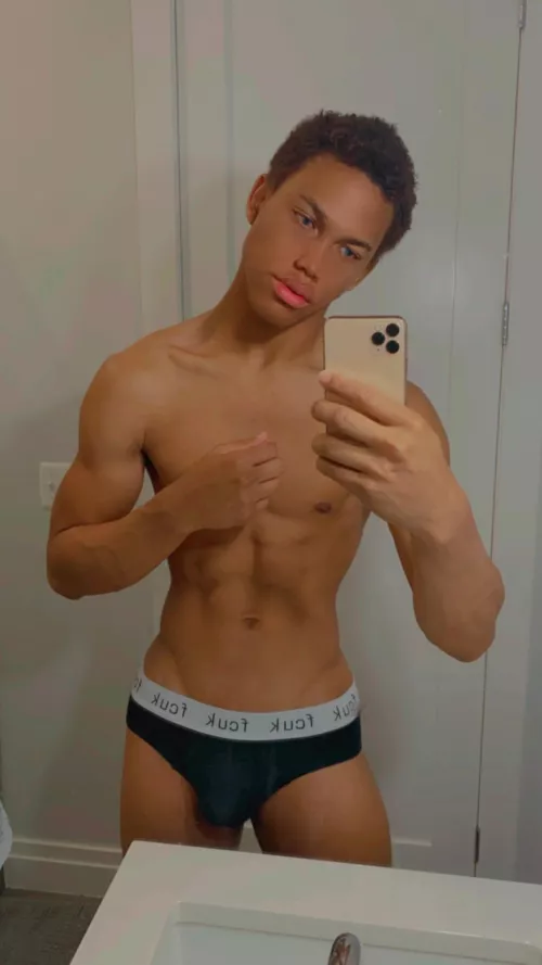 French connection United Kingdom 28yo