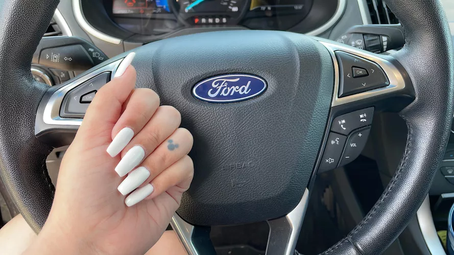 Fresh claws 🤍