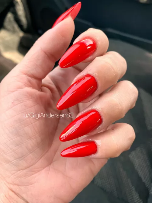 Fresh manicure… Just stick something hard between them and enjoy 😏