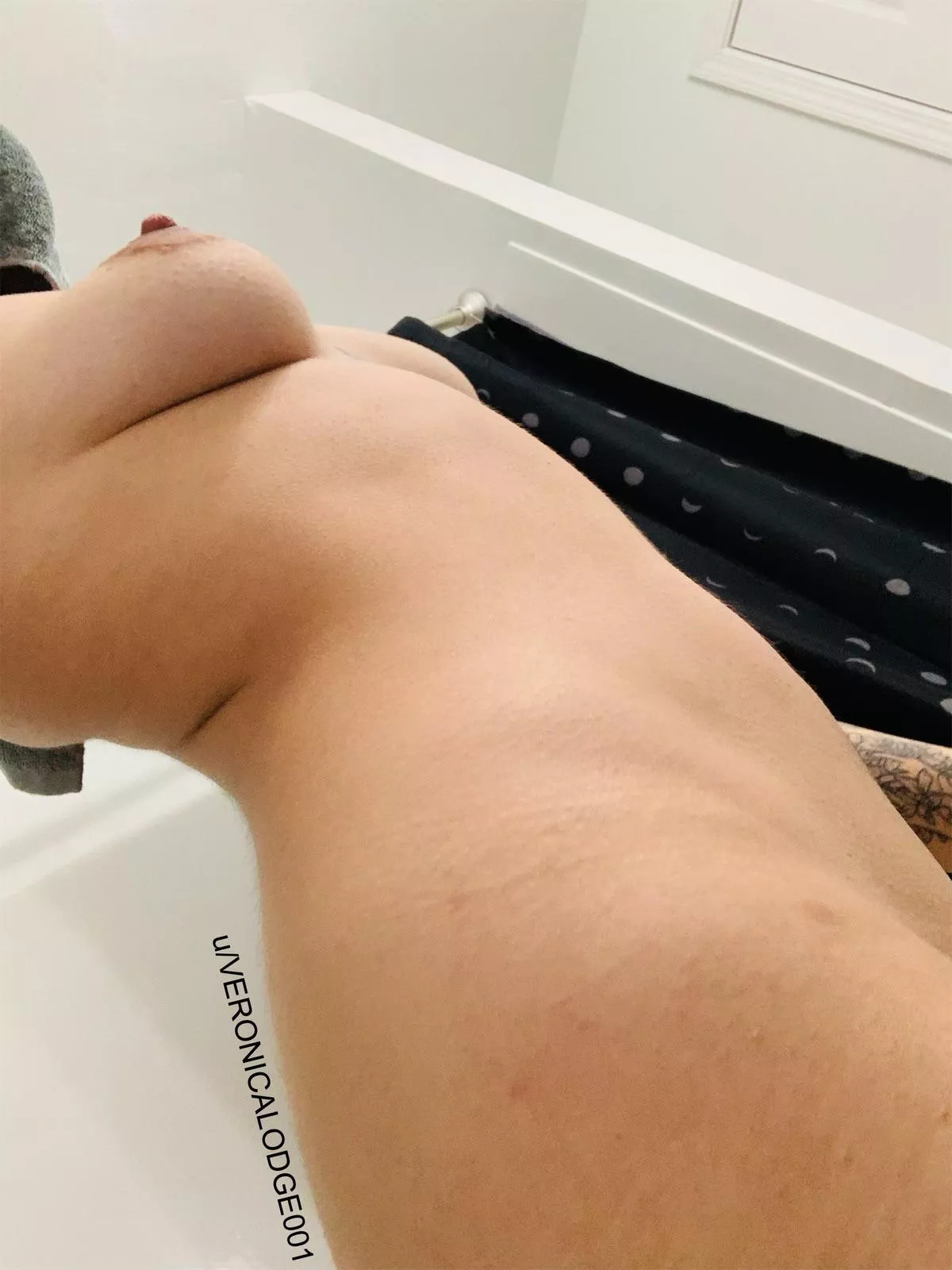 Fresh out, now I just need a cum shower 😈