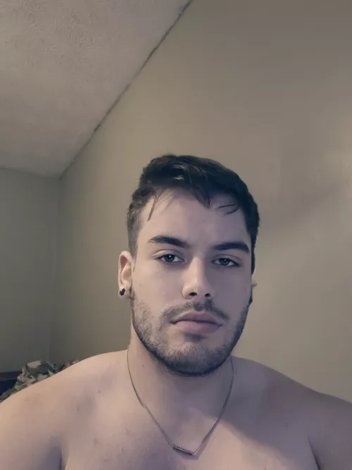 fresh out of the shower. long day finished. how's everyone doing? π«