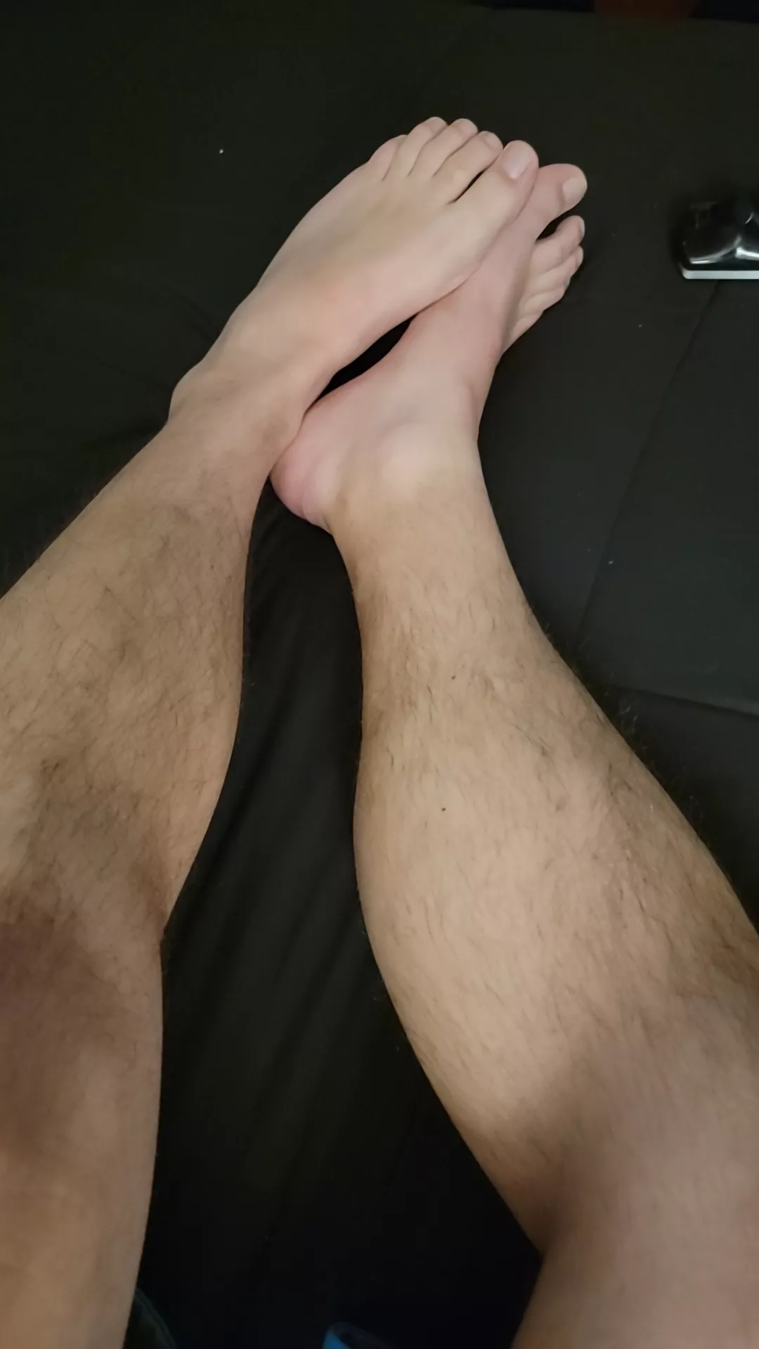 Fresh out of the shower, too bad no one's here to slide between them.