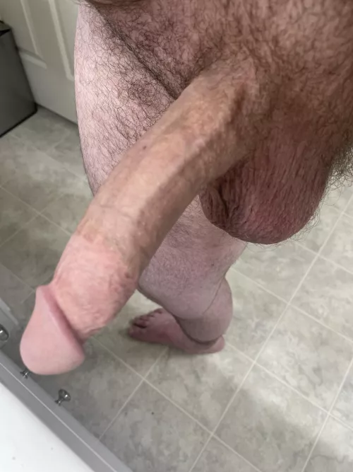 Fuck I’m so hard i need to cum