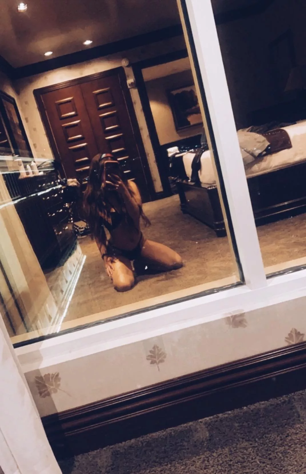 Fuck me hard in the hotel room while my husband loses money in the casino 😈