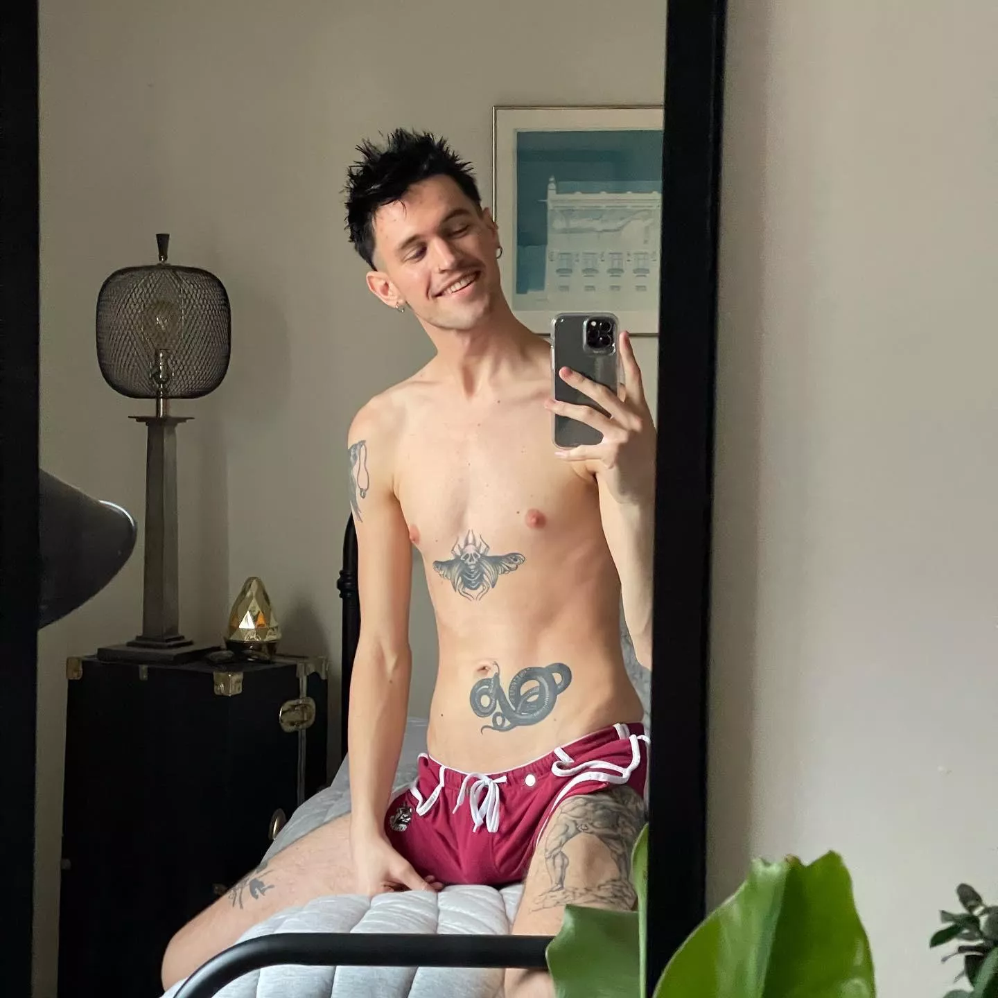 Gays and bi guys, HMU and let’s compare tats :) Gays and bi guys, HMU and let’s compare tats :)