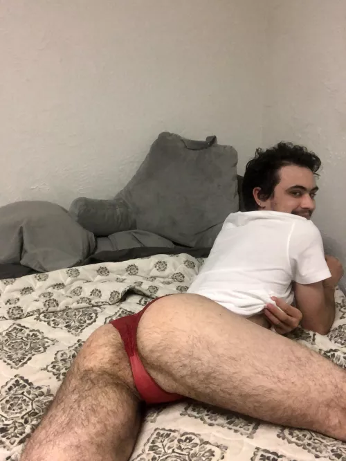 getting hairier by the day 🍑 T really does wonders!