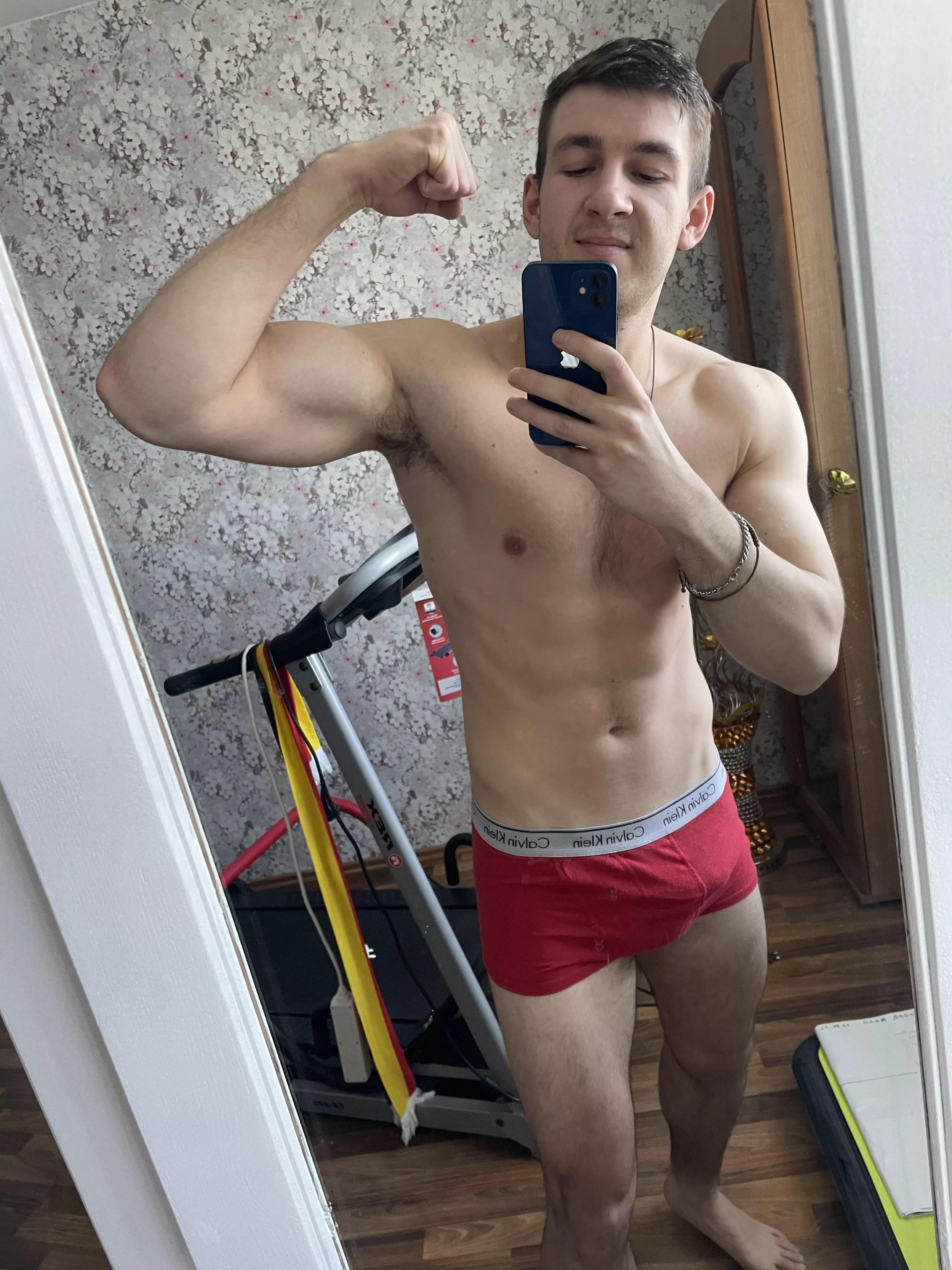 Getting ready for the night out 😜 are you joining me?