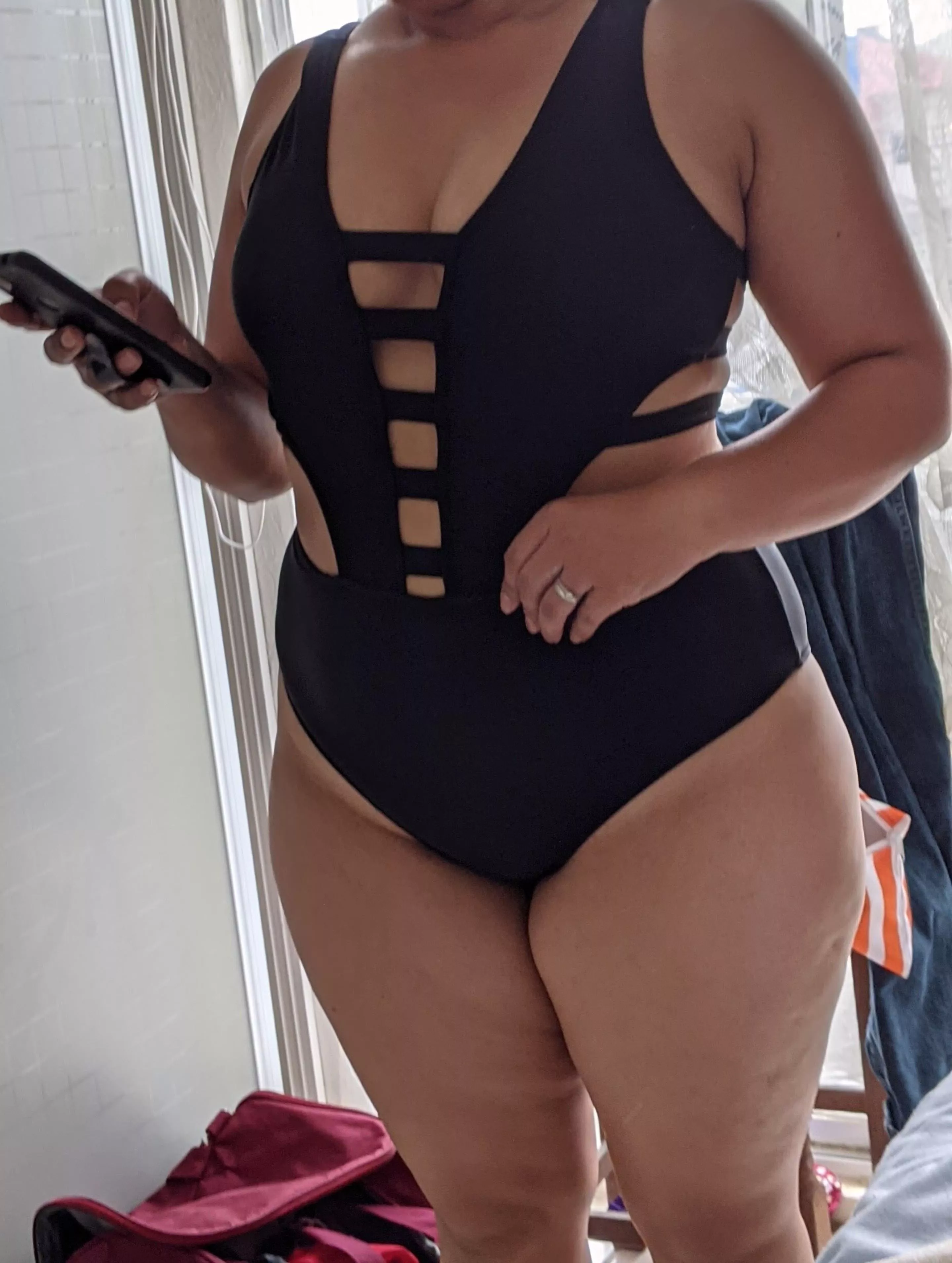 Getting the beach vibes again! (F) / vamos a la playa!