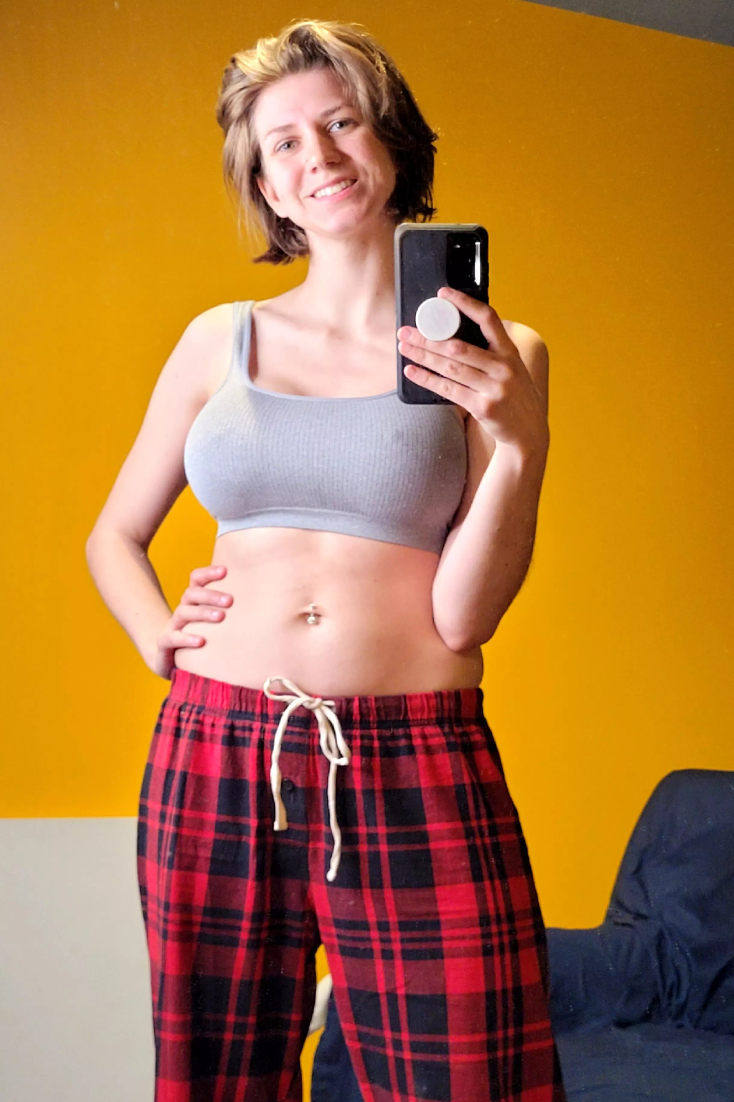 Girl - check. Mirror - check. Now may I nap? 😅