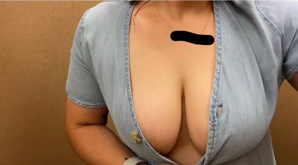 Girlfriend going out for the weekend 🥵