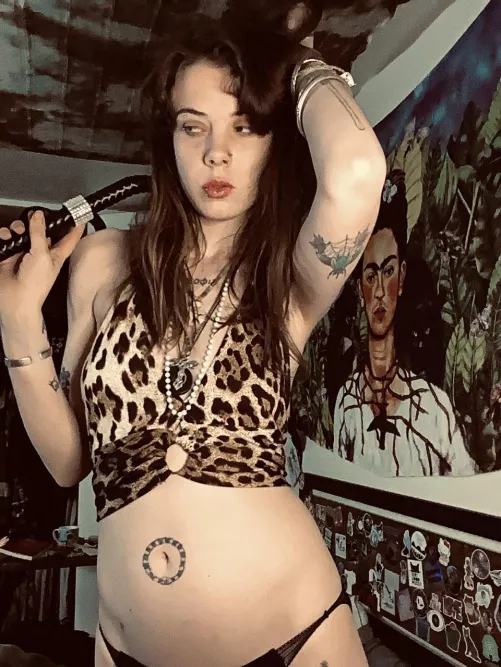 Goddess feels extra cruel today… I wonder who She’ll take it out on? 🤔🐷⛓👿 [domme]