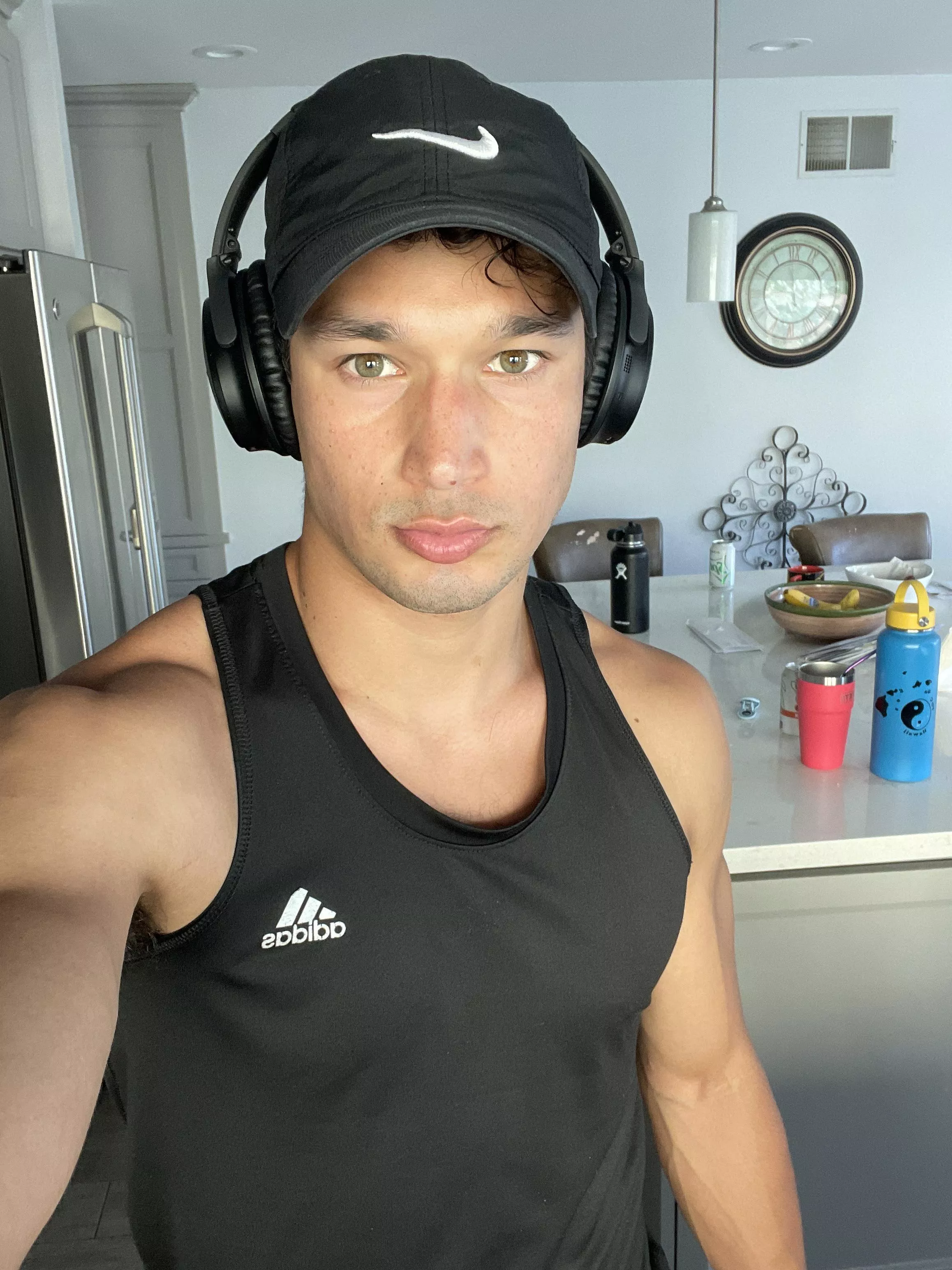 Going to disneyland next week! Going to disneyland next week!